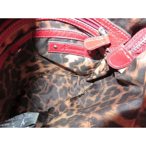 B. Makowsky Vintage Red Pebbled Leather Crossbody Bag & Large Silver Bag Charm - Picture 8 of 11